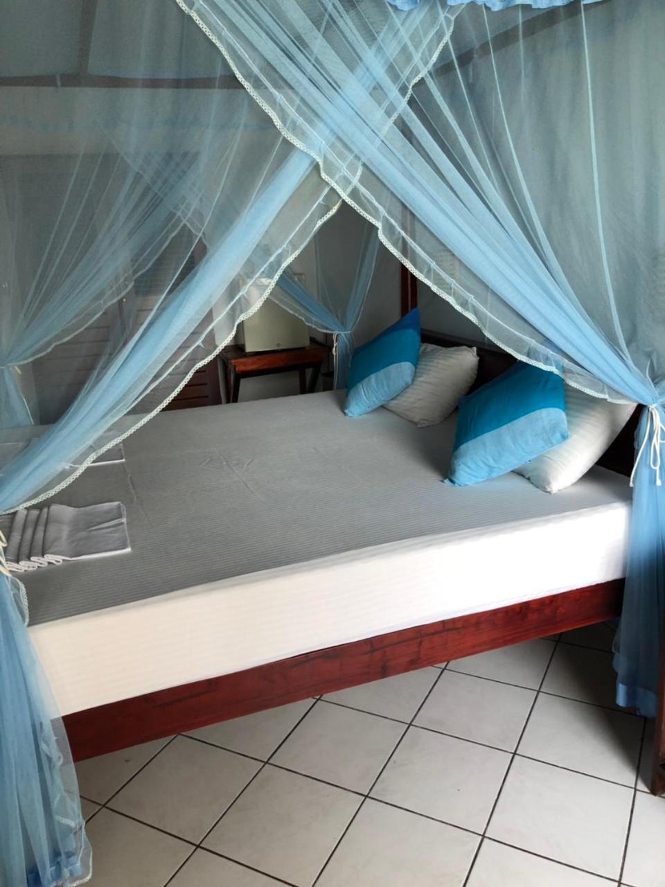 Blue Ocean Villa Hikkaduwa Szoba fotó